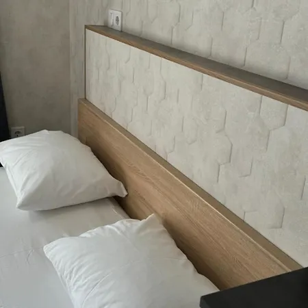 Solo Apartment Virmenska Kyiv Exterior photo